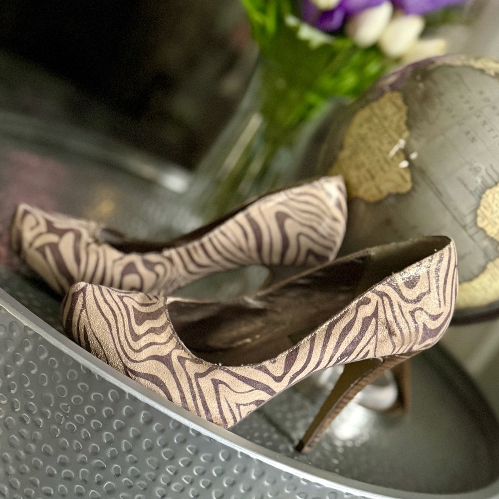 Steve Madden zebra Black and Cream Heels Sz 8